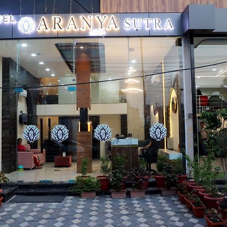 Hotel Aranyasutra Inaya, Indore Buitenkant foto