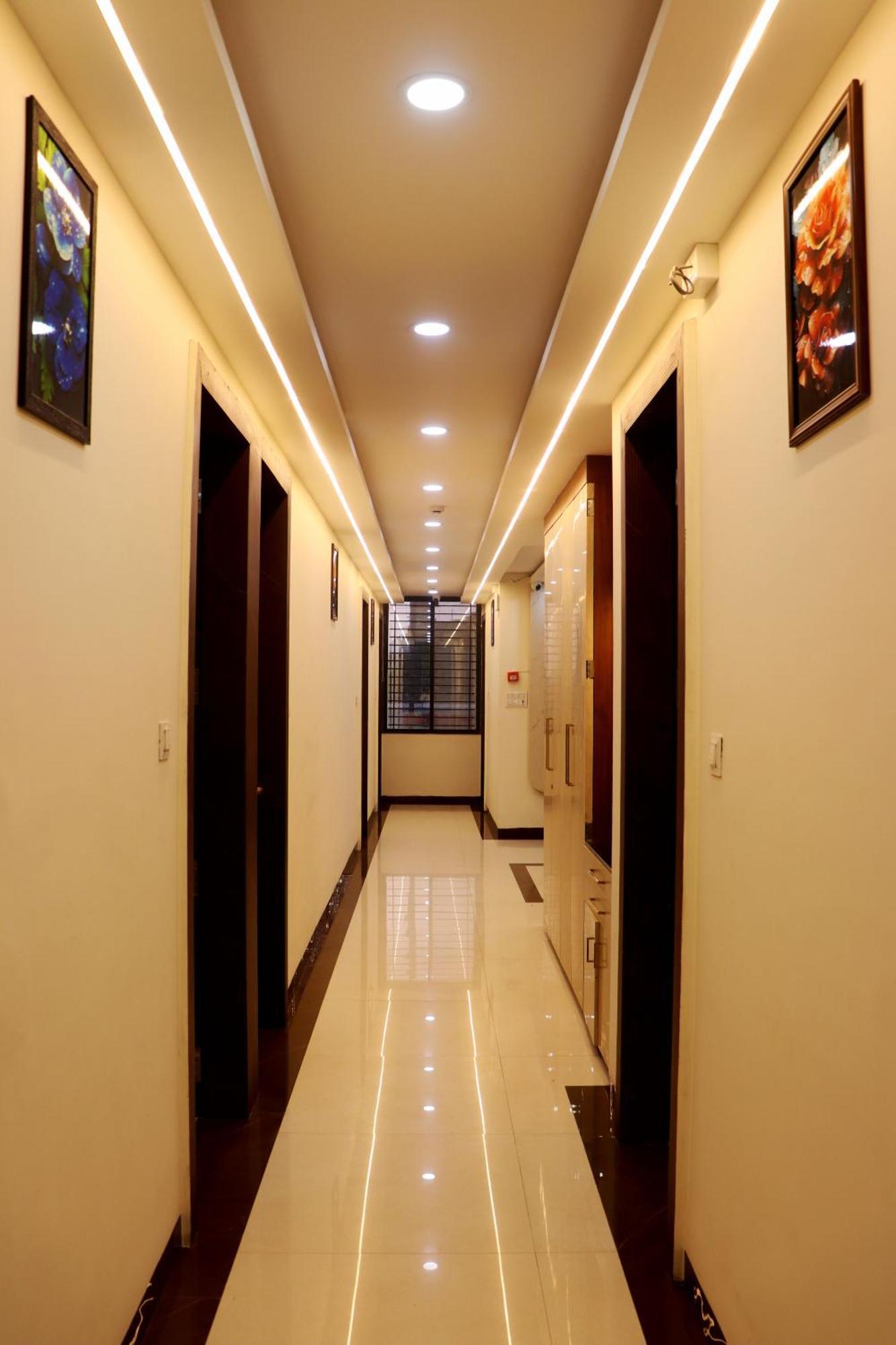 Hotel Aranyasutra Inaya, Indore Buitenkant foto