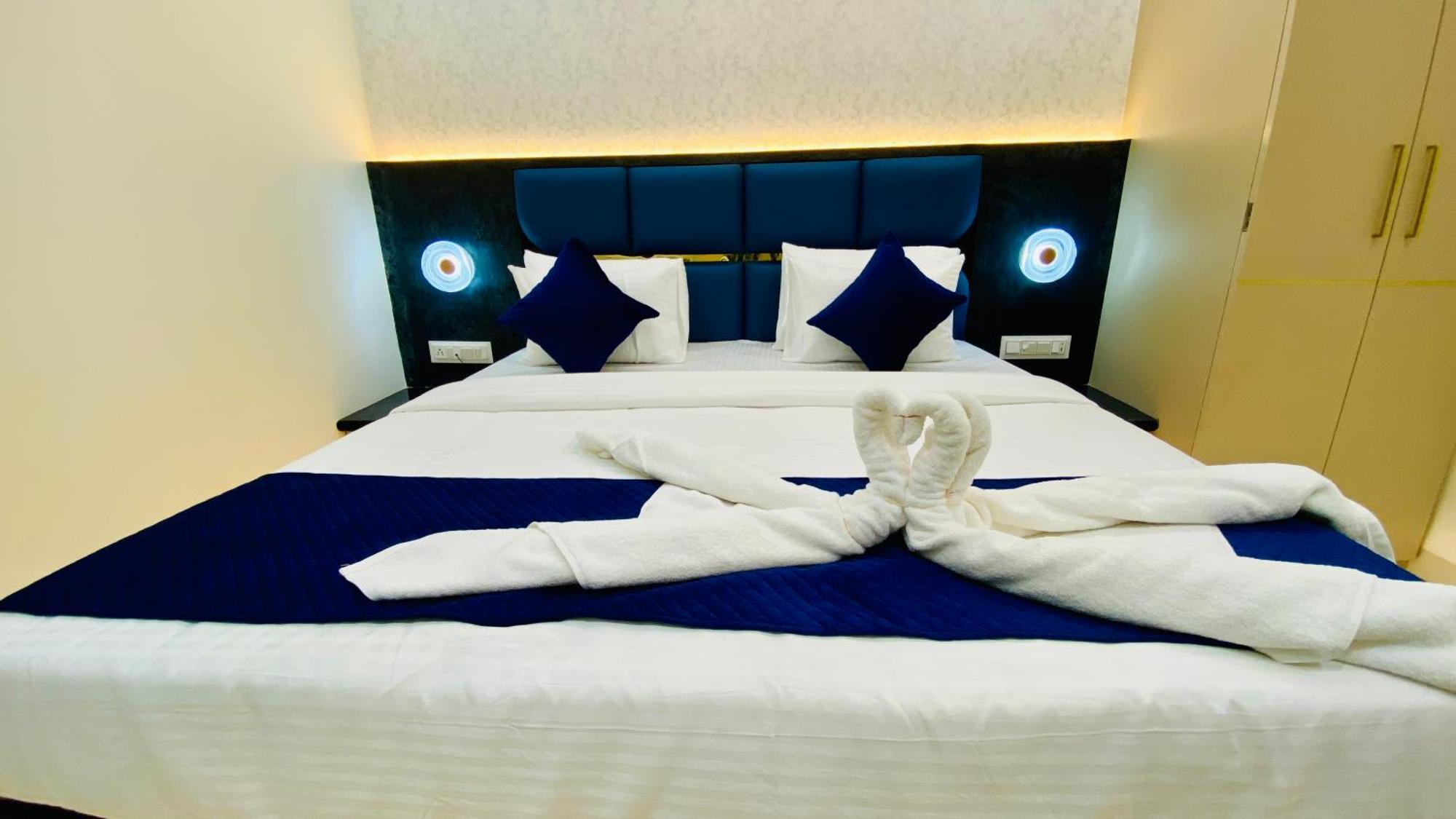 Hotel Aranyasutra Inaya, Indore Buitenkant foto