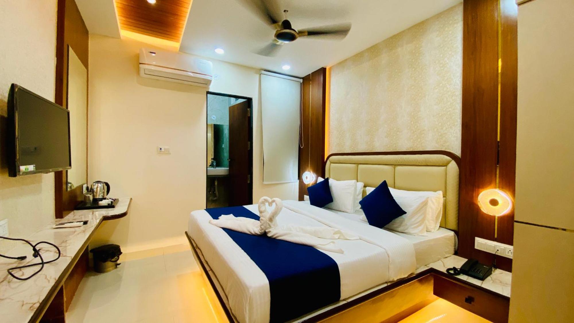 Hotel Aranyasutra Inaya, Indore Buitenkant foto