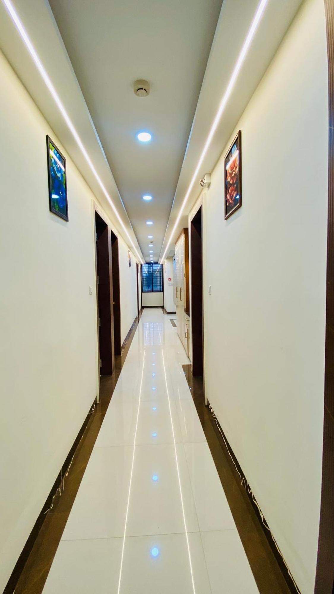 Hotel Aranyasutra Inaya, Indore Buitenkant foto