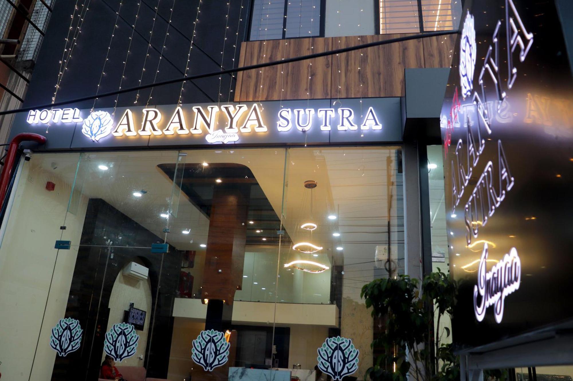 Hotel Aranyasutra Inaya, Indore Buitenkant foto